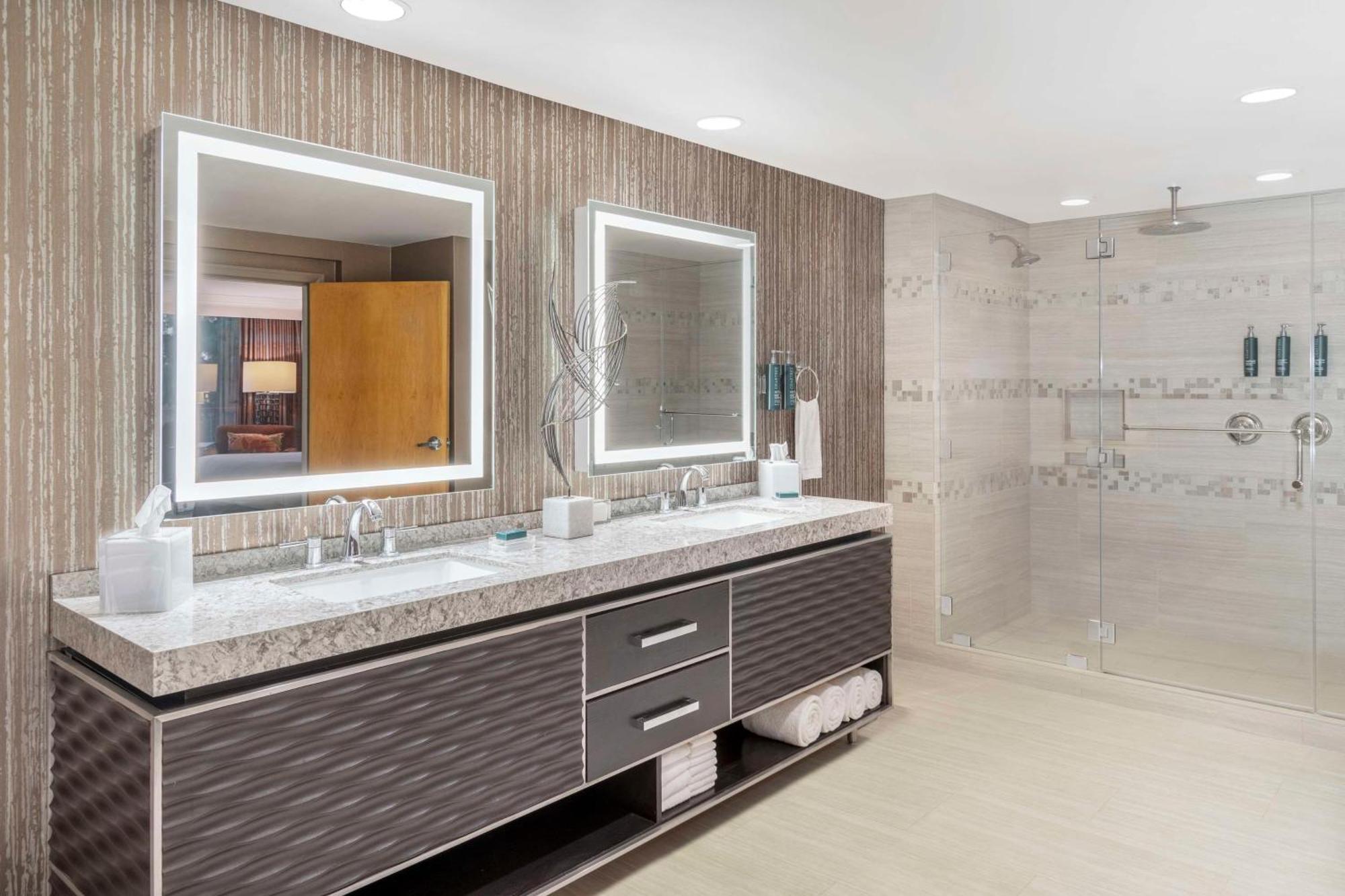 Hotel Hilton Orange County/costa Mesa 4*