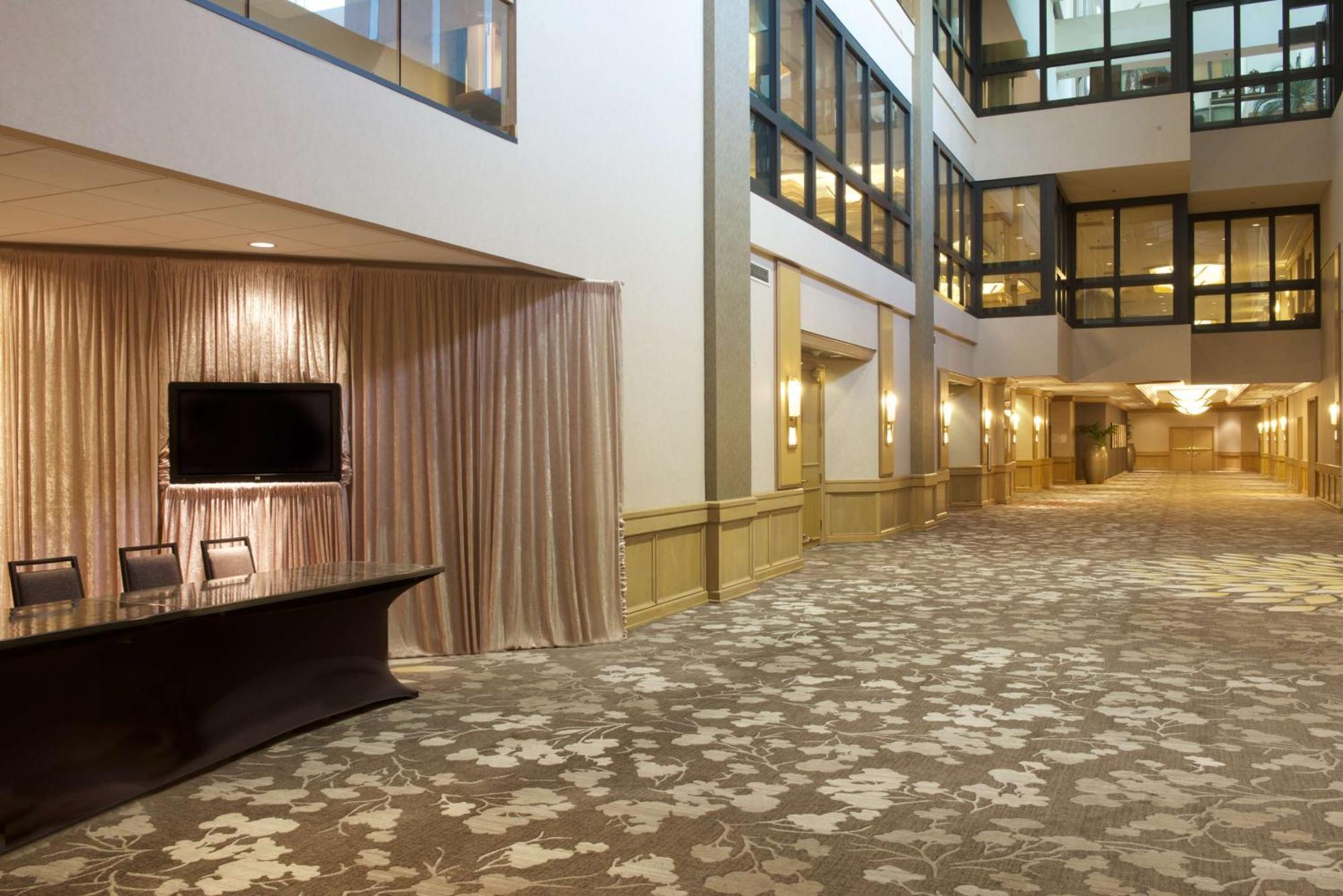 Hilton Orange County/costa Mesa Hotel 4*
